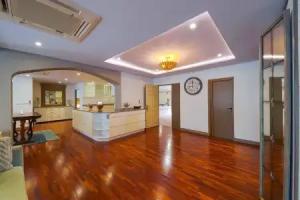 4 Bed Beachfront Condo SP43 Apartments, Pak Nam Pran