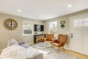 < 1 Mi to Olde Town Arvada: Home w/ Patio! Tourist base, Denver