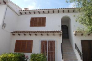 Cosy Bungalow Near Beach Cottage, Torrevieja