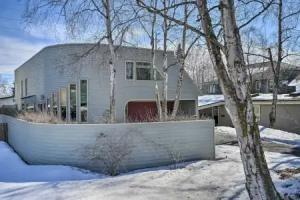 Cozy Retreat - Near Hiking & Dtwn! Apartments, Anchorage