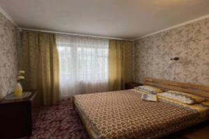 Уютная квартира посуточно улица Белова, Chernihiv