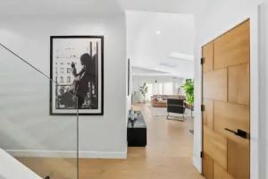 Farley Court - Stylish Hillside Residence With Stunning Views Tourist base, Los Angeles
