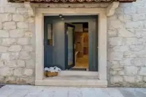 My Home - Downtown Retreat Guest house, Split