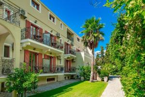 La Signora Hotel, Lourdhata