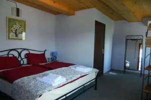 Twins Wine House, Napareuli