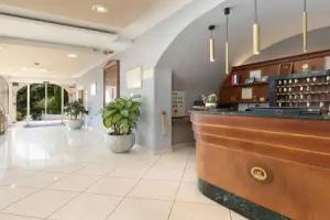 Hotel Kanajt, PUNAT