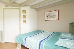 Graceful Holiday Home in Schoorl with Fenced Garden, Bergen