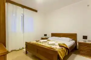 Apartments Ljubica, Denovic