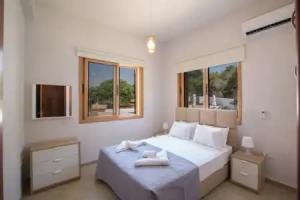 6 Bedroom Villa With Private Pool in the Area of Konnos, Protaras
