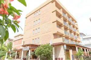 Hotel Saint Tropez, Pineto