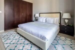 Frank Porter - The Residences Apartments, Dubai