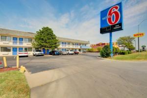 Motel 6 Wichita, KS, Wichita