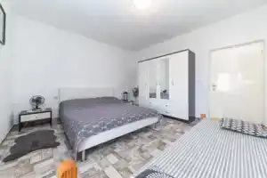 Beautiful Apartment in With 1 Bedrooms and Wifi, Trogir