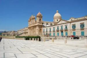 Playa Apartment CaseSicule, far 50 m from the Sand Beach with Balcony, Wi-Fi, Pozzallo