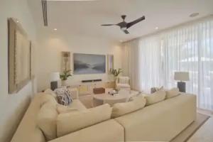 Modern Lake Villa With English Speaking Staff in Golf and Beach Resort, Punta Cana