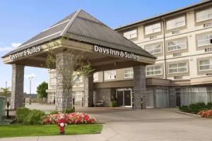 Days Inn & Suites by Wyndham, Langley