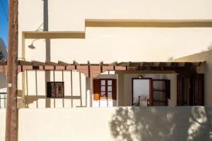Plethora Homes Apartments, Kamari