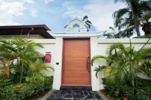 Majestic Seaside Pool Villa, Jomtien Beach
