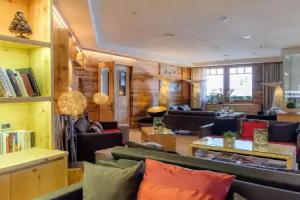 Hotel la Majun, La Villa