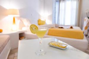 Yades Suites - Apartments & SPA, Naousa