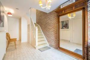Spacious, warm and updated Home w parking & garden Apartments, Oostende
