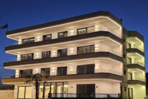 Hotel Selavi, Sarande