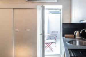 L&B amphitheater apartments, Pula