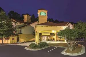 La Quinta Inn & Suites by Wyndham Univ Area Chapel Hill, Durham