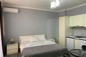 Seventeenth Heaven Apartments, Makhinjauri