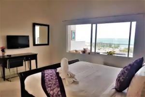 Sunset Plaza 4 Karon Beach by Phr, Karon
