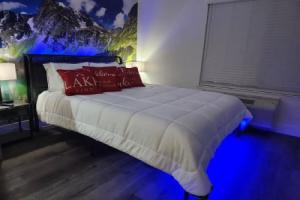 Near Airport, Hospital, Midtown, 58 TV - Apt 255 Apartments, Reno