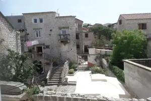 Vitris - 50 m From sea - Sa7-attic Hotel, Trogir