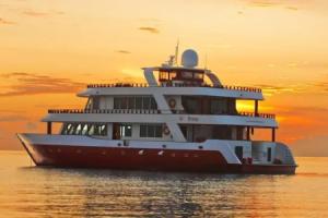 Theia Liveaboard Hotel, Thulusdhoo