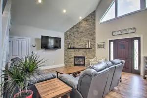 Condo w/ Grill: Walk to & Cranmore! Apartments, North Conway