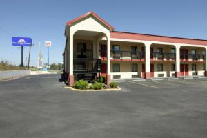 Americas Best Value Inn & Suites at Eisenhower Pkwy, Macon