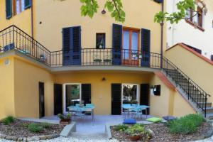 Mòsì Firenze, Florence