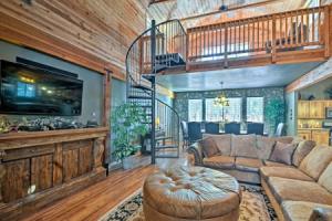 Flagstaff Cabin on 5 Acres w/ Fireplace & Fire Pit Tourist base, Flagstaff