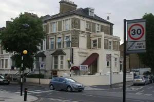 London Guest House by OYO - Acton, London