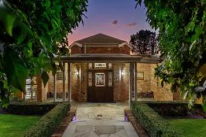 Tranquil Estate With Pool Heated Spa Gardens Hotel, Melbourne