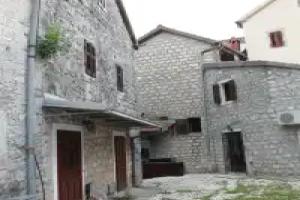 Apartment Katarina, Risan