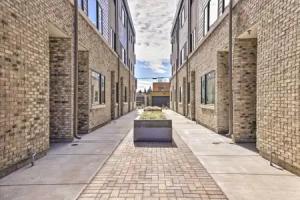Boise Townhome w/ Rooftop Deck, 2 Mi to Downtown! Apartments, Boise