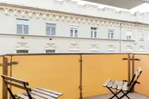 SWU Broadway, Budapest