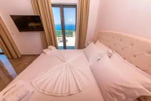 Santa Oliva Suites, Ksamil