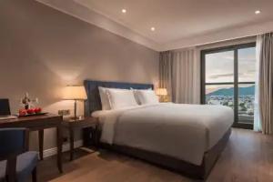 Altara Suites Da Nang by AHG, Da Nang
