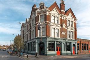 The Station Hotel, London