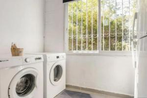 Quite 6 Person Apt, 8 min walk to German Colony Apartments, Haifa