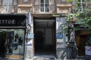 Napoli's Gold Hotel, Naples