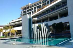 The Sense Deluxe Hotel, Side
