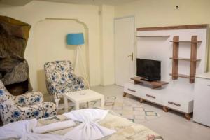 Carsi Apart, Izmir