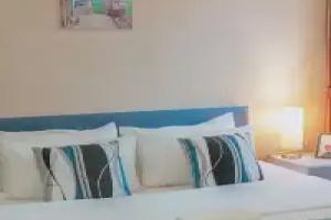 Seven Seas Condo Resort steps to Beach, Jomtien Beach